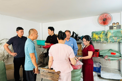 Tiếp đón khách hàng tại kho Hakicoffee